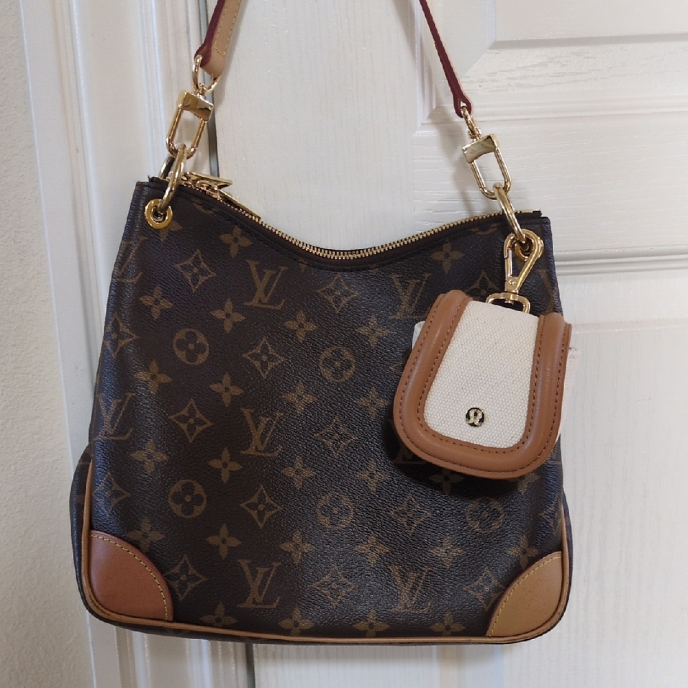 Lululemon Mini Pouch Bag Charm - Picture 1 of 5